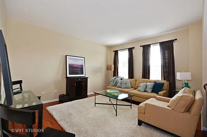 3 bed, 2.5 bath, 1929 sqft, $2,550 — Photo 2