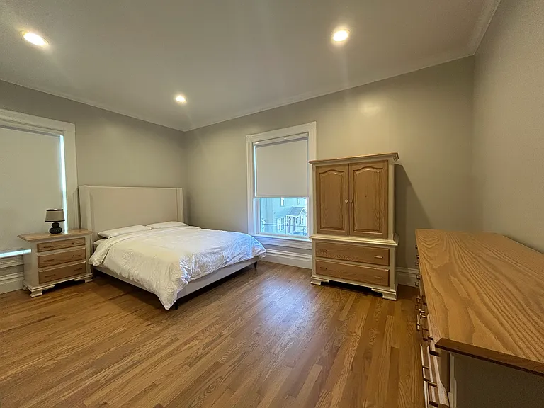 931 Oakland Ave — Photo 22