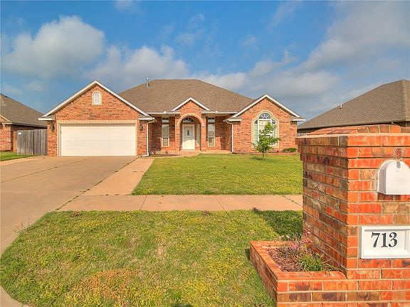2nd image of 713 N Chisholm Trail Way