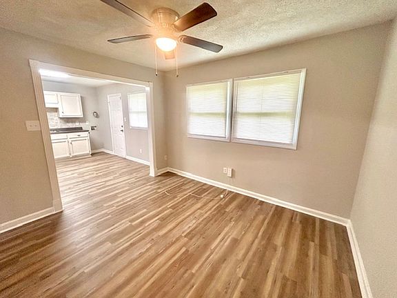 5th image of 2253 Flippin Cir NW