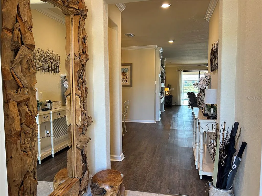 4 bed, 3.0 bath, 2287 sqft, $4,800 — Photo 4