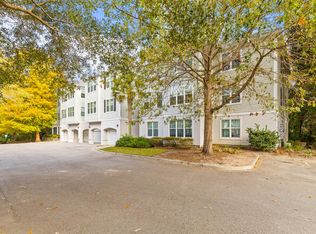 60 Fenwick Hall Aly APT 521, Johns Island, SC 29455