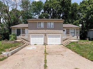 8456/8458 Lane Dr, Kansas City, MO 64138