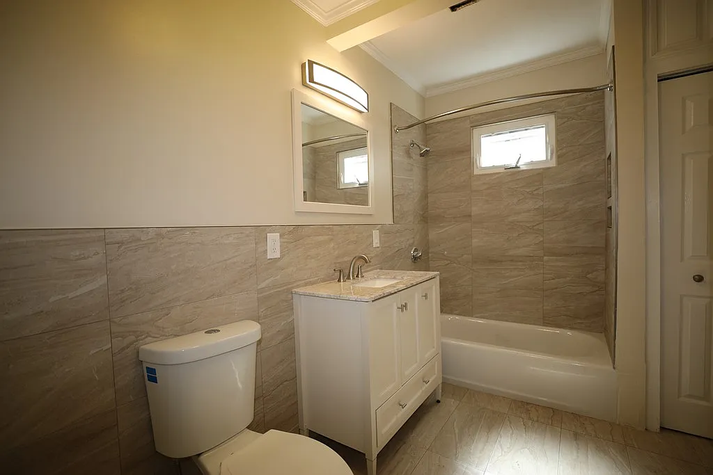 3 bed, 1.0 bath, 1700 sqft, $3,000 — Photo 4