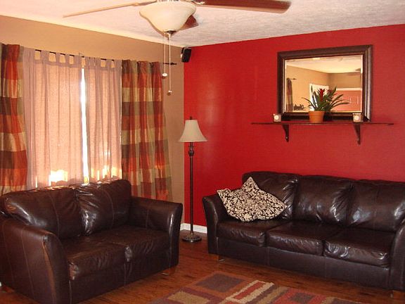 3rd image of 3126 Woodlawn Dr