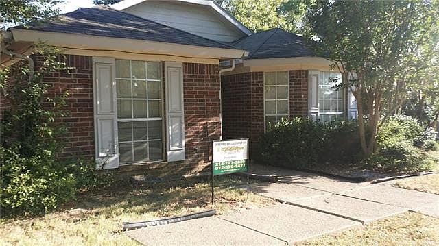 2nd image of 1030 Sanders Dr