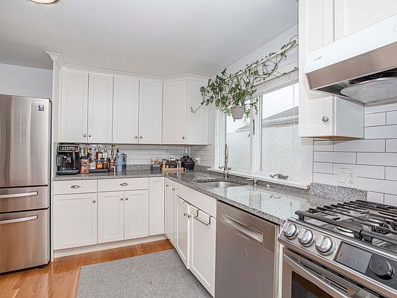3rd image of 10 Oak St Unit 2