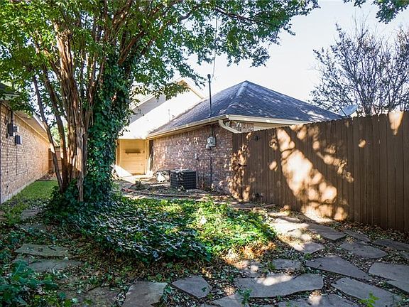 3rd image of 740 Monique Ct