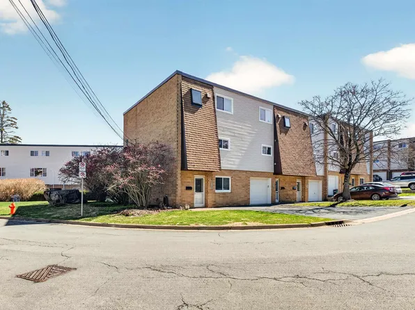 5568 Carriageway Cres N, Halifax, NS B3K 5K4