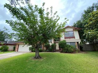 2118 Braesmeadow Ln, Sugar Land, TX 77479