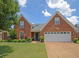 1300 Rain Lake Ln E, Collierville, TN 38017