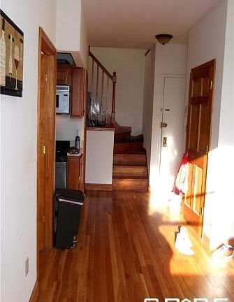 3rd image of 207 W 85th St