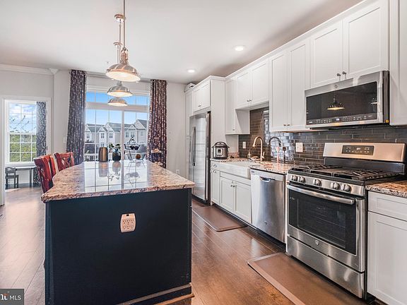 4th image of 23225 Milltown Knoll Sq Unit 106