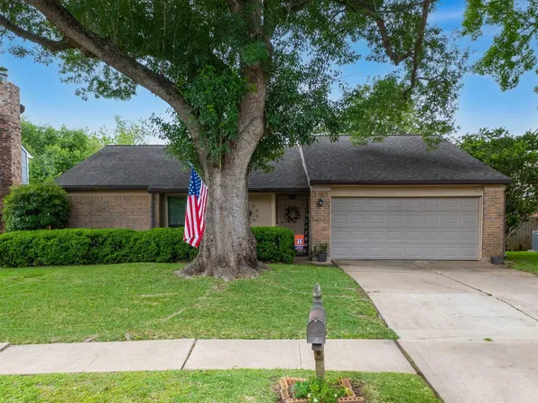 2334 Trail Wood Ln, Richmond, TX 77406