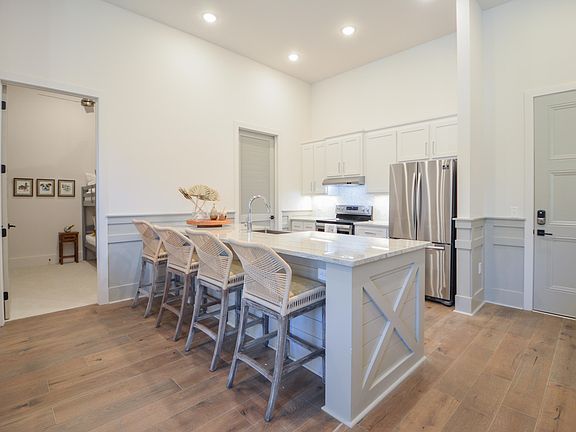 4th image of 509 University Dr #107