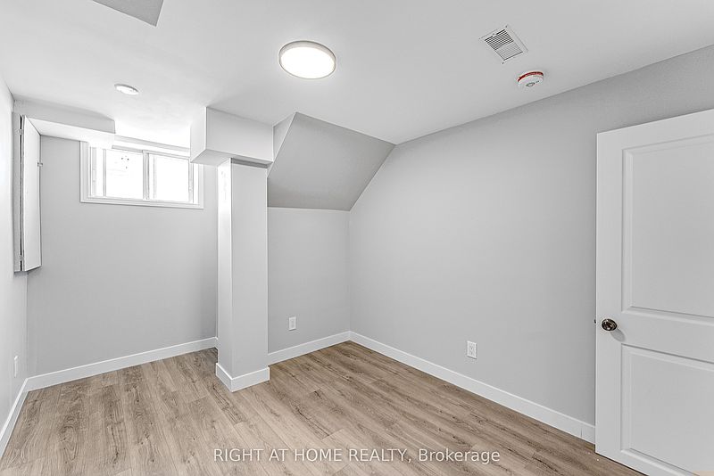 Ottawa House for rent - 3 Bedrooms — photo 16