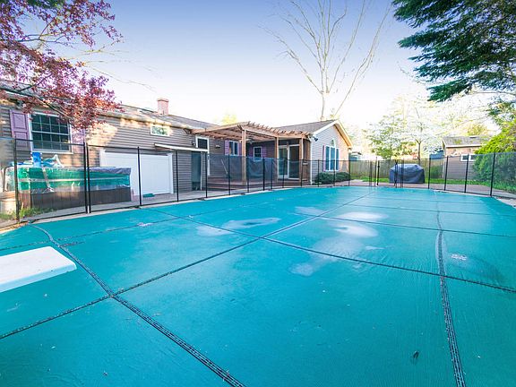 3rd image of 1121 Ruby Dr