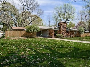 1704 N Oakland Ave, Fayetteville, AR 72703