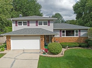 863 Adeline Dr, Elgin, IL 60123