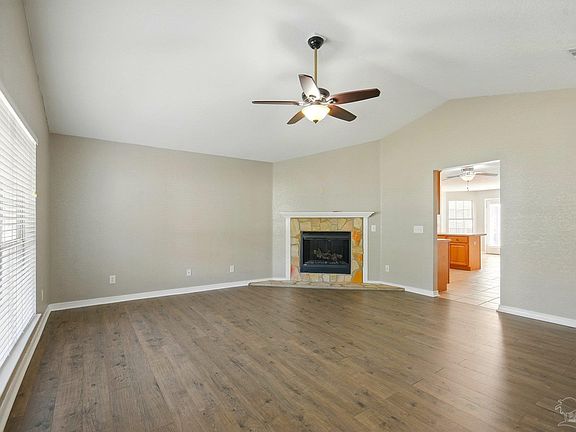 5th image of 2418 La Lar Ln