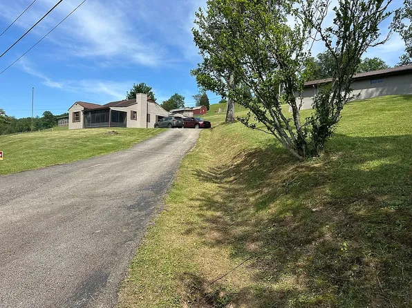 891 Tyler Creek Rd, Salt Rock, WV 25559