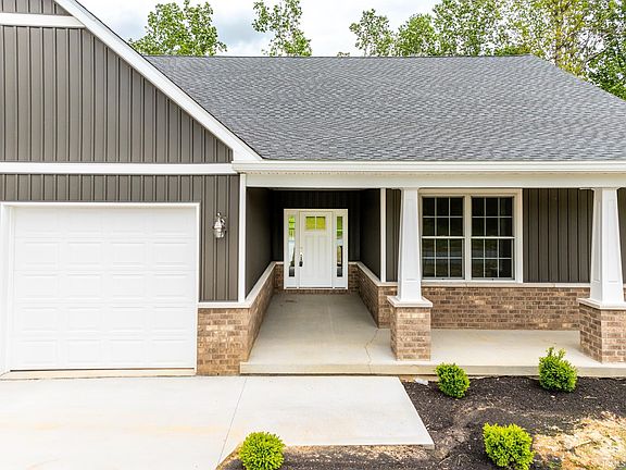 2nd image of 17 Red Oak Dr