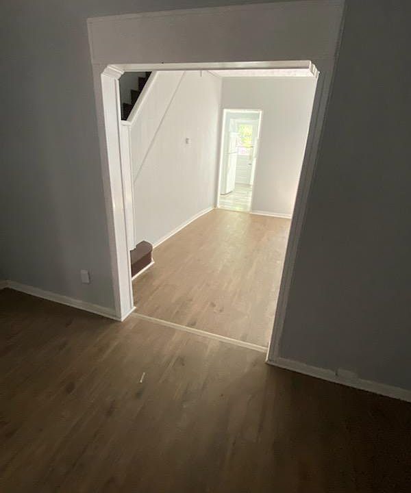 2nd image of 692 Southard St