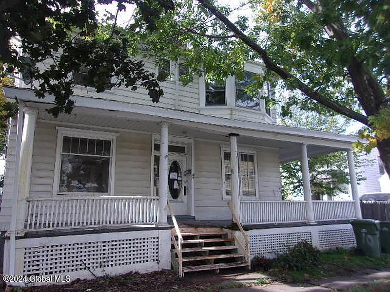 5th image of 4 Amity Street