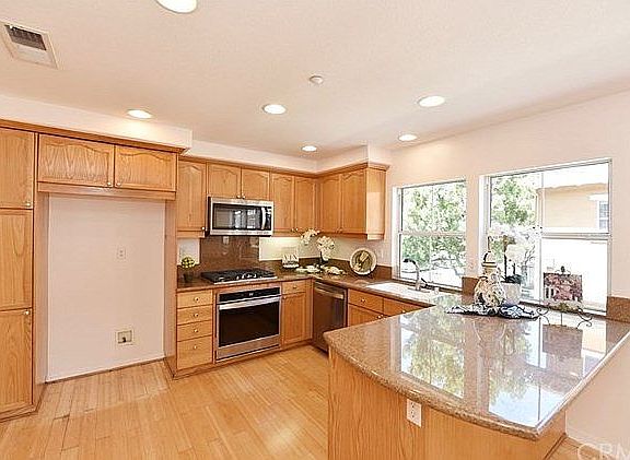 3rd image of 21 El Cajon #48