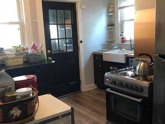 5th image of 1041 Hudson Ave