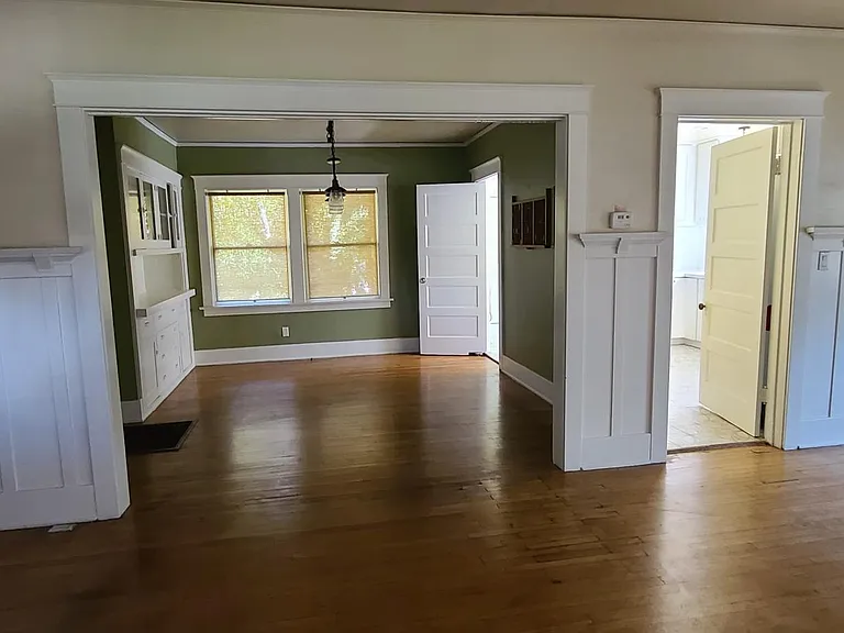 135 E Jefferson Ave — Photo 5
