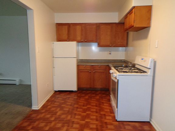 3rd image of 8244 W 87th St APT 15