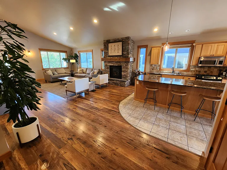3255 N Swiftwater Ln — Photo 8