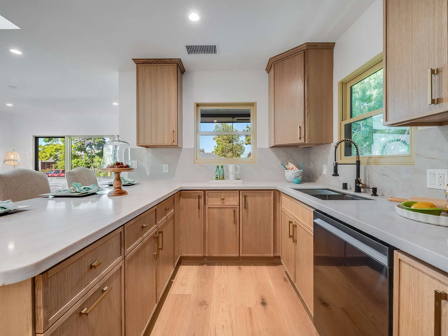 3511 Rose Ave — Photo 3