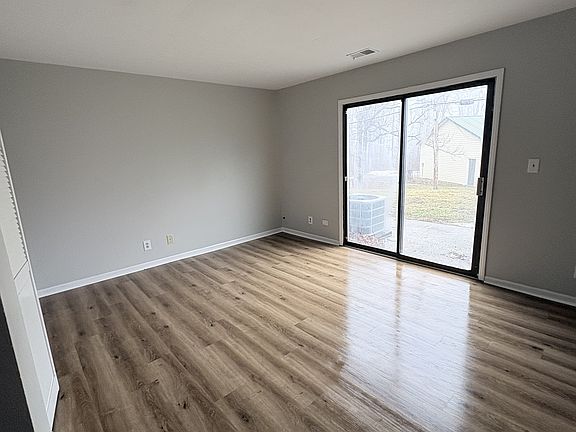 4th image of 427 Harrodswood Rd #4