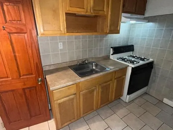 1600 S Ithan St, Philadelphia, PA 19143