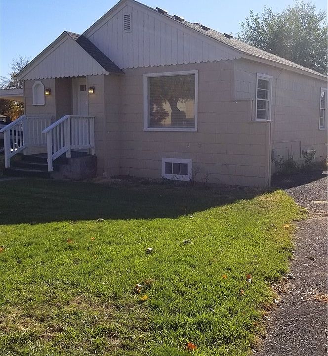 2nd image of 318 2nd Ave SW