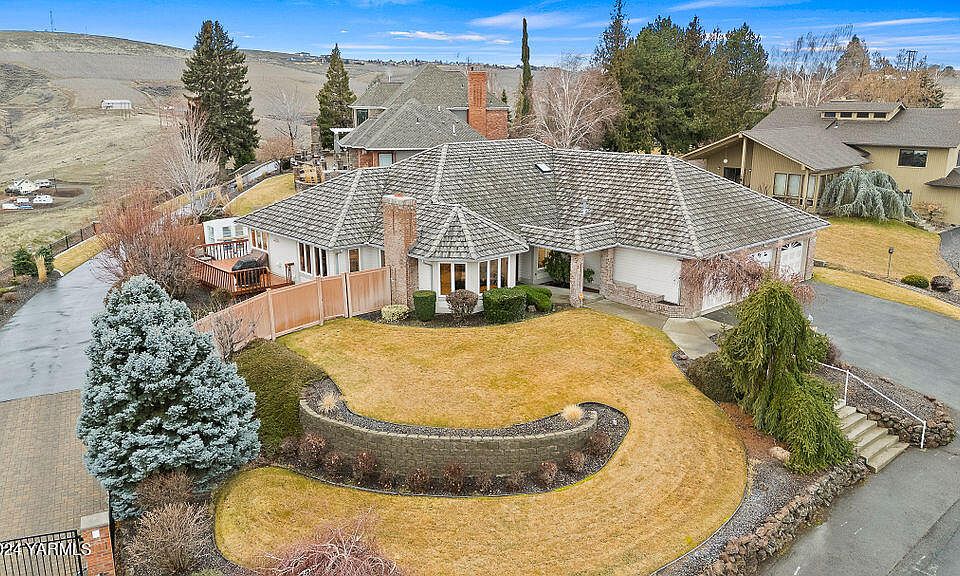 808 Ridgeview Ave, Selah, WA 98942 Zillow