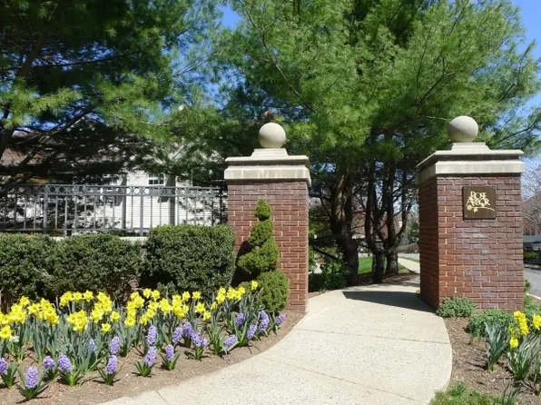 49 Wildflower Ln, Morristown, NJ 07960