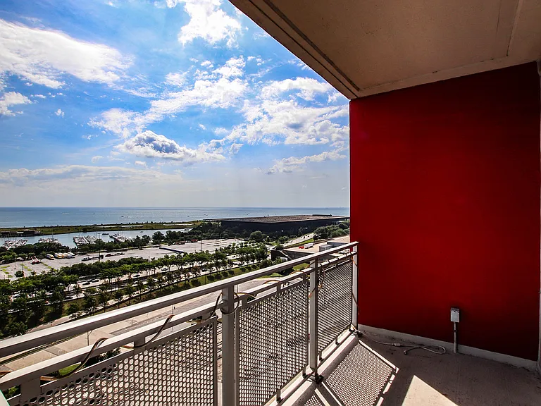 1841 S Calumet Ave #1902 — Photo 3