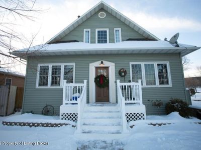 137 8th Ave W, Dickinson, ND, 58601