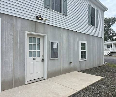 1st image of 477 Shunpike Rd #100