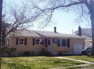 794 Densfield Rd, West Babylon, NY 11704