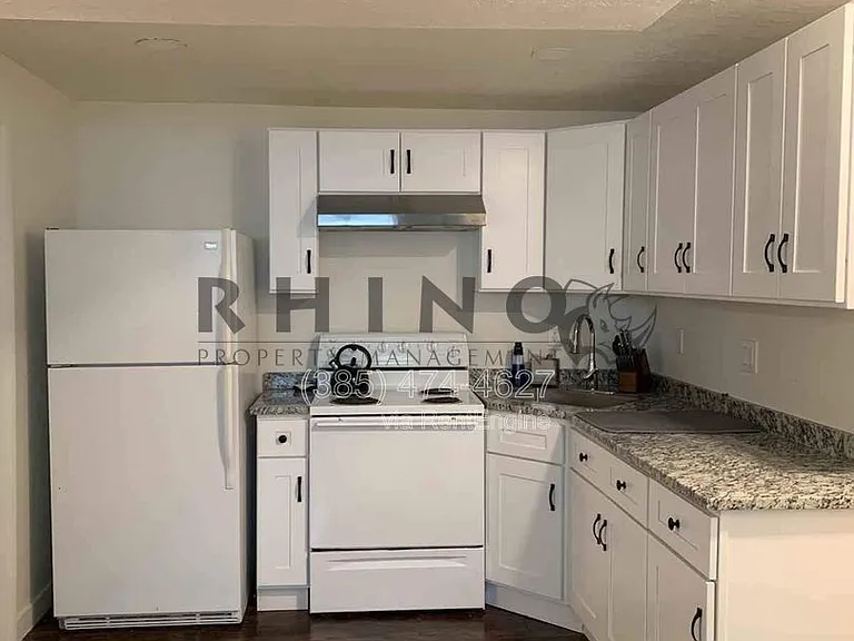 983 E Dry Gulch Cir — Photo 2