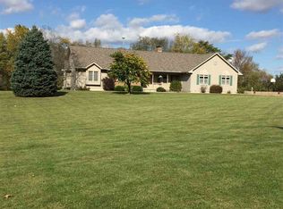 7766 W River Rd, South Whitley, IN 46787