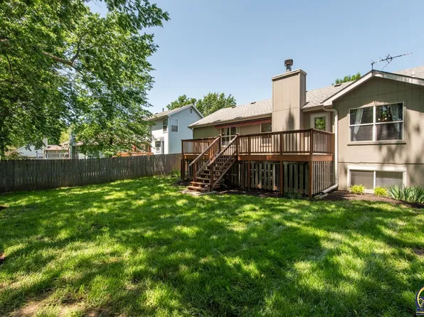 2021 E 26th Ter, Lawrence, KS 66046