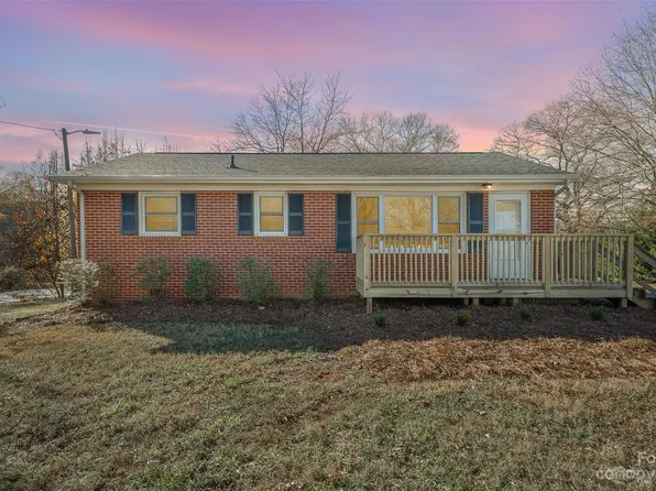 2701 Monterey Park Dr, Gastonia, NC 28054
