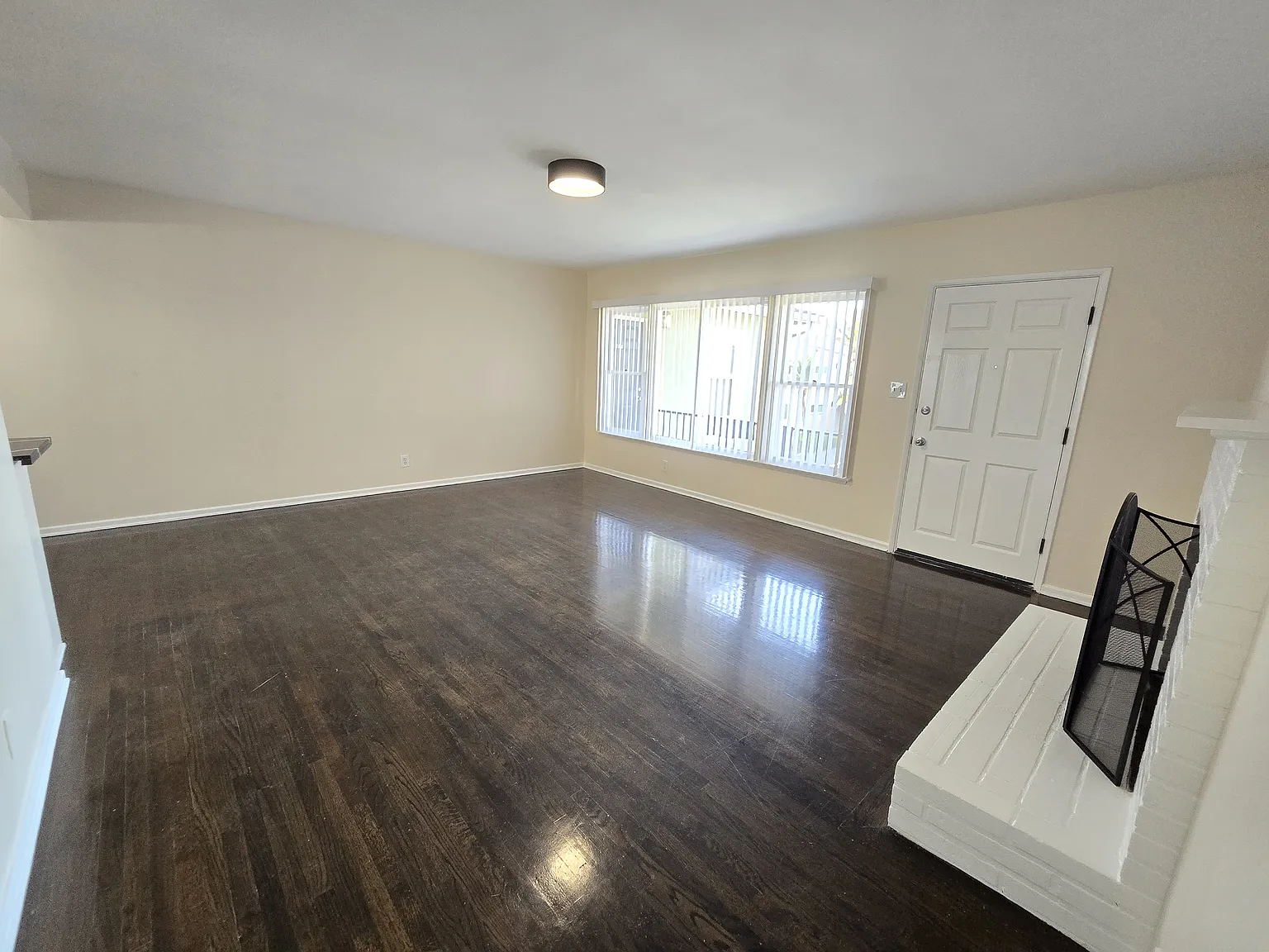 2 bed, 900 sqft, $3,500 — Photo 4