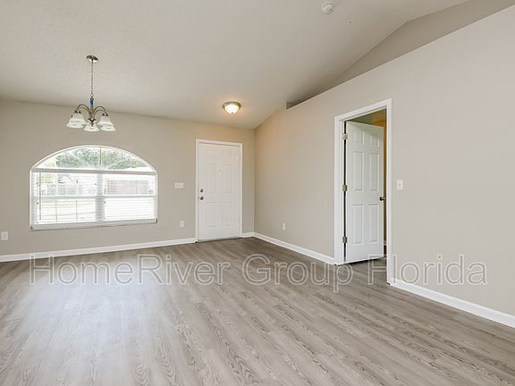 5th image of 573 Oak Branch Cir