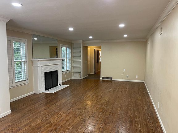 4th image of 1600 University Ave